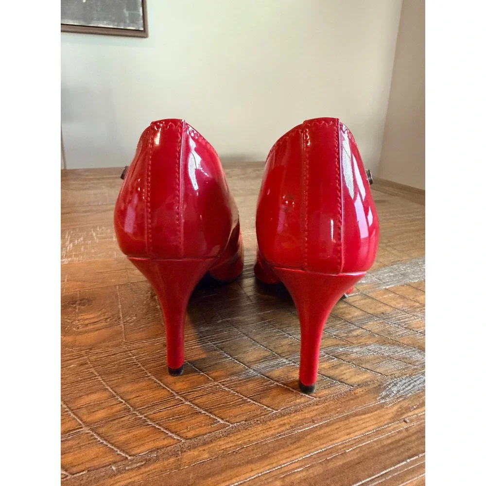 Simply Vera Vera Wang Red Patent Pointed Toe Pumps Stiletto Heels Womens 6 Party